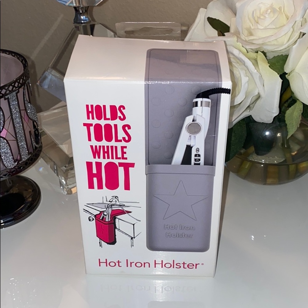 BNWT Hot flat iron holder/item holder